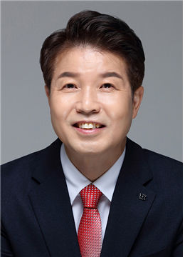 엄기호 도의원, ‘학교 맨발 걷기 활...