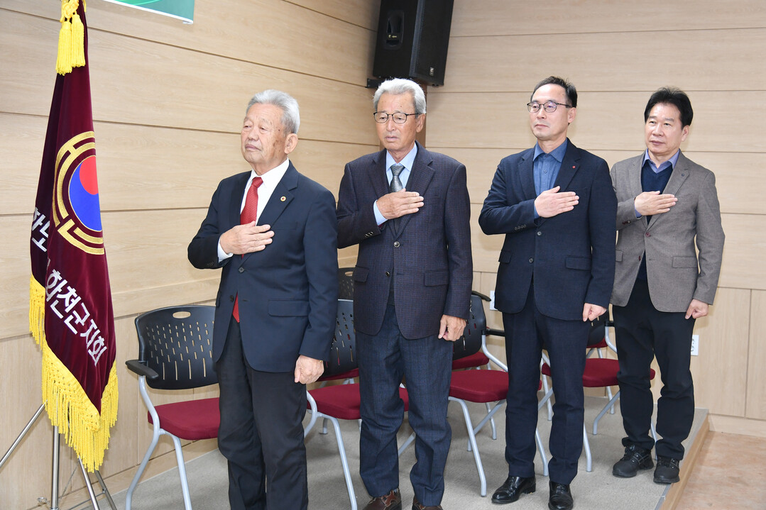 2025년 제41기 화천읍 노인대학 종강식이 12일 화천군노인회관에서 김상림 화천군 부군수 직무대리, 류희상 군의장, 오세진 군노인대학장, 이화원 군노인회장을 비롯한 수료생들이 참석한 가운데 열렸다. 

