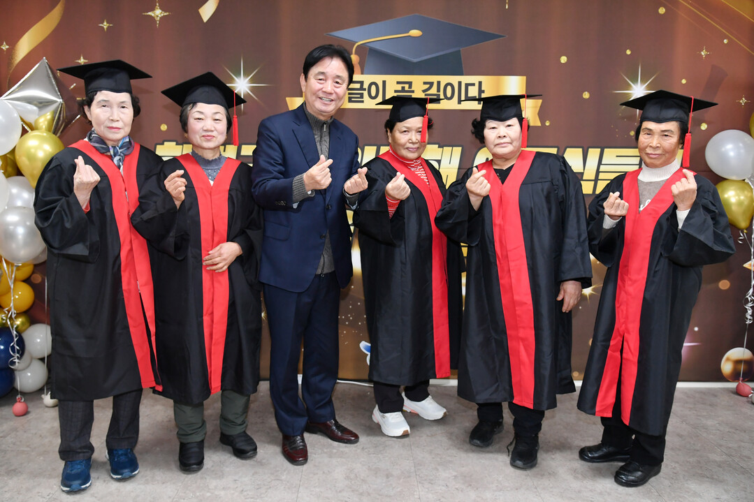 화천지역 어르신 포기하지 않은 만학의...