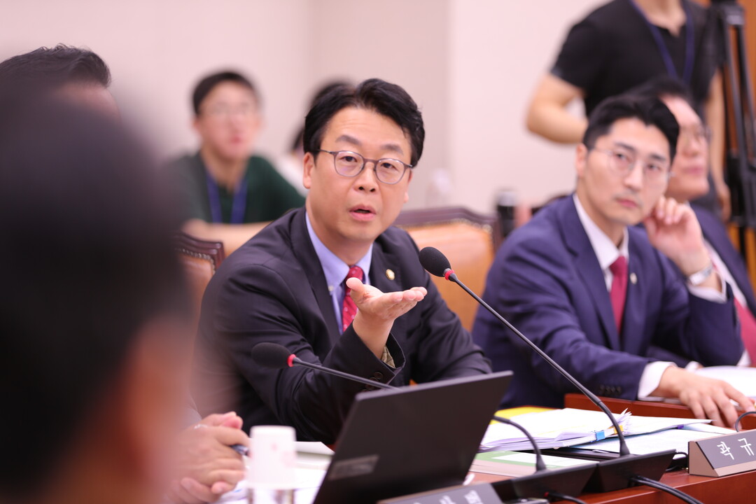 무임승차 정치로는 부산을 살릴 수 없습니다!