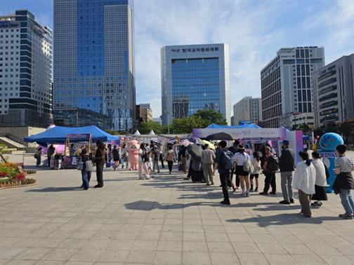 BTS 공연 타고 부산 찾은 글로벌 팬들…체류관광·재방문 의향까지 높였다