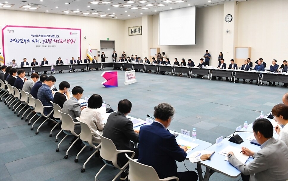 [현장+] ‘부산의 시간은 이제부터’…전재수號 민선 9기, ‘민생+해양’ 골든타임 잡는다