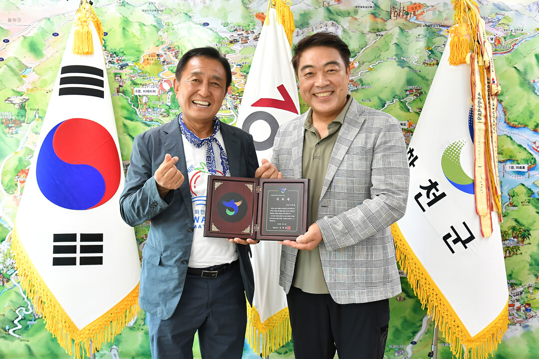 [포토] 배우 이원종 씨 화천군 홍보...