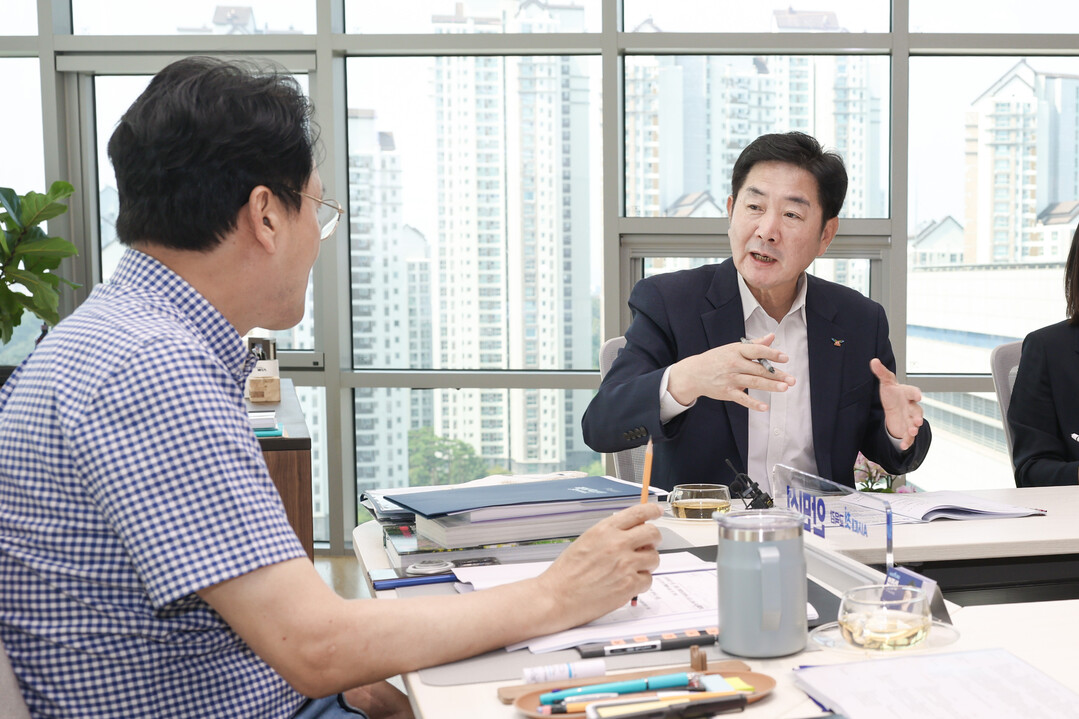 조용호 오산시장, 안민석 교육감 만나...
