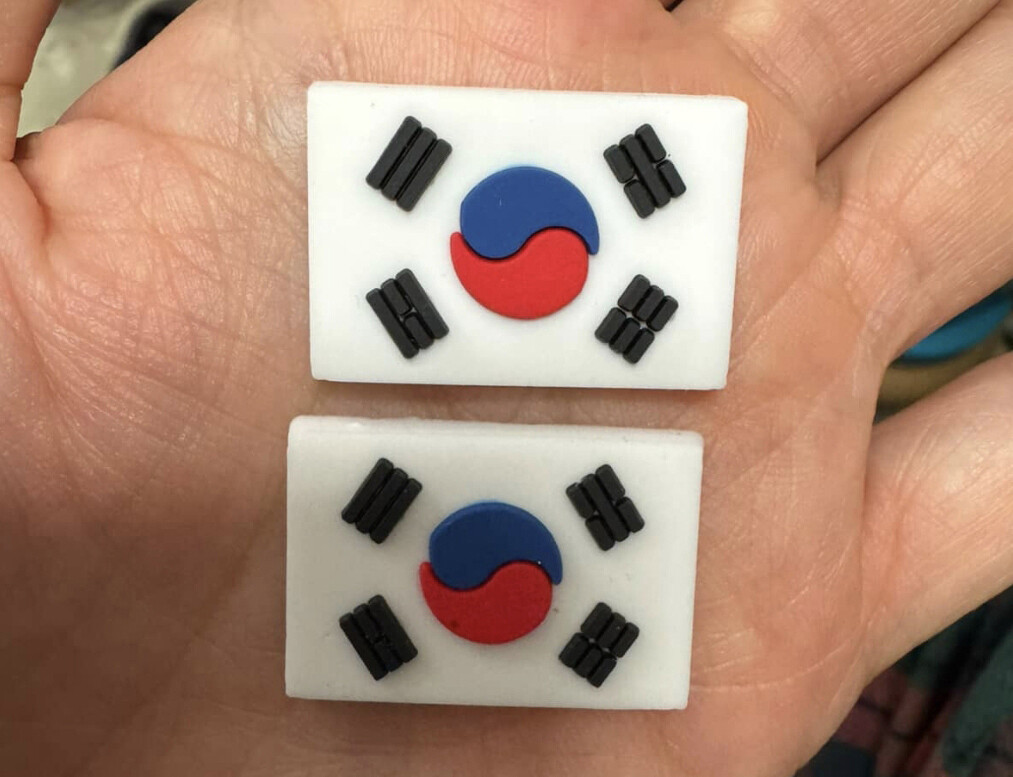 전통시장서 '엉터리 태극기