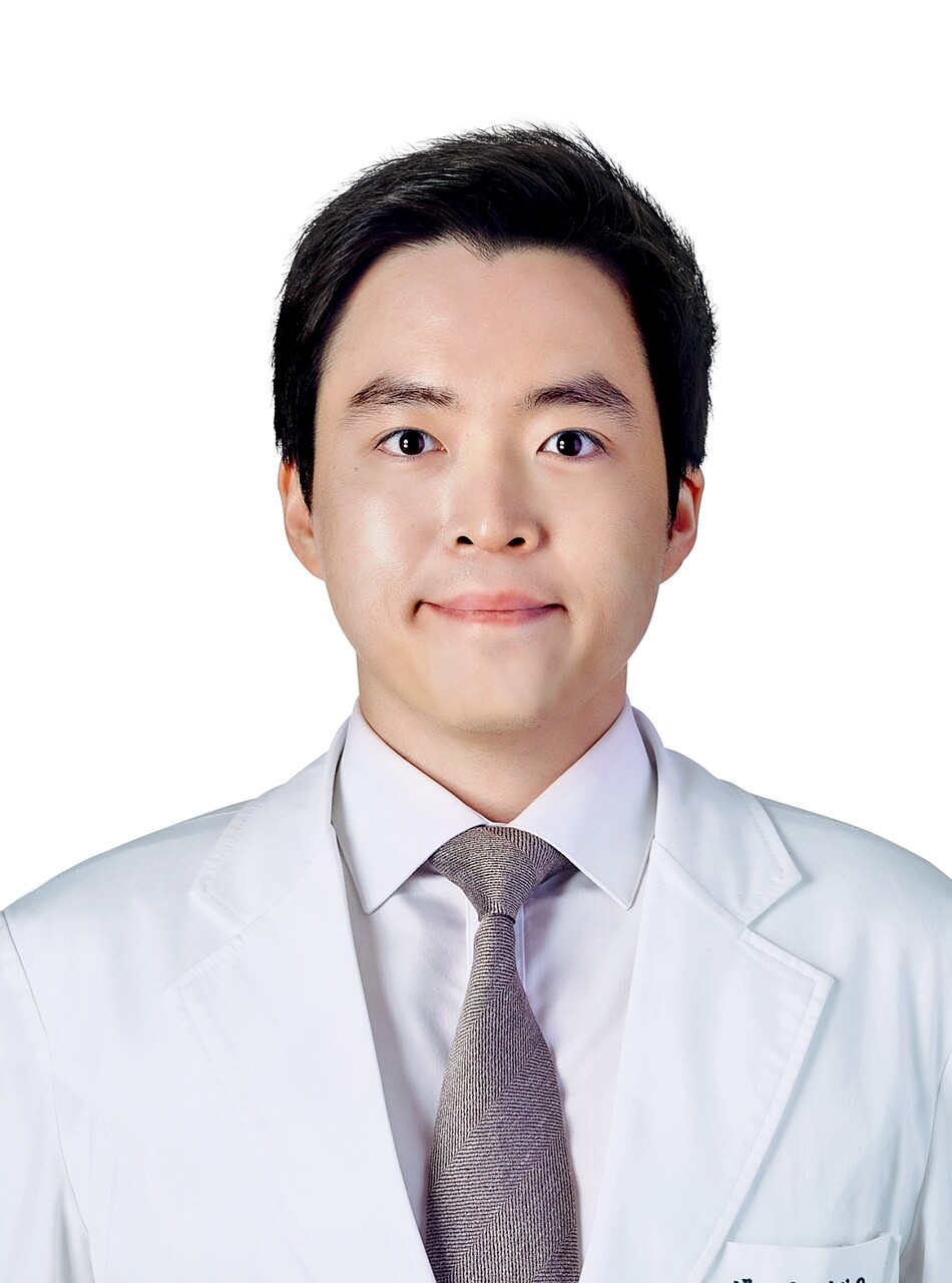 분당서울대병원 호흡기내과 김연욱 교수 연구팀, 흡연력 중심 국제 폐암검진 기준, 국내 폐암 환자 3명 중 2명 포함되지 않는다